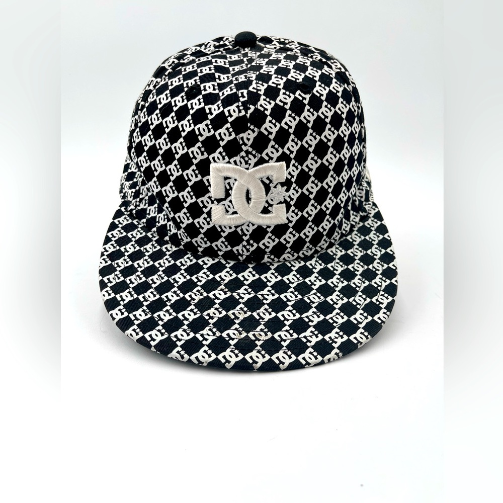 DC 59FIFTY Fitted 7 1/8 Baseball Cap